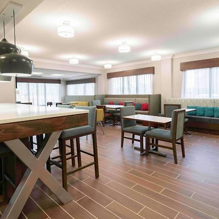 Hampton Inn St. Louis - Westport Maryland Heights Bagian luar foto