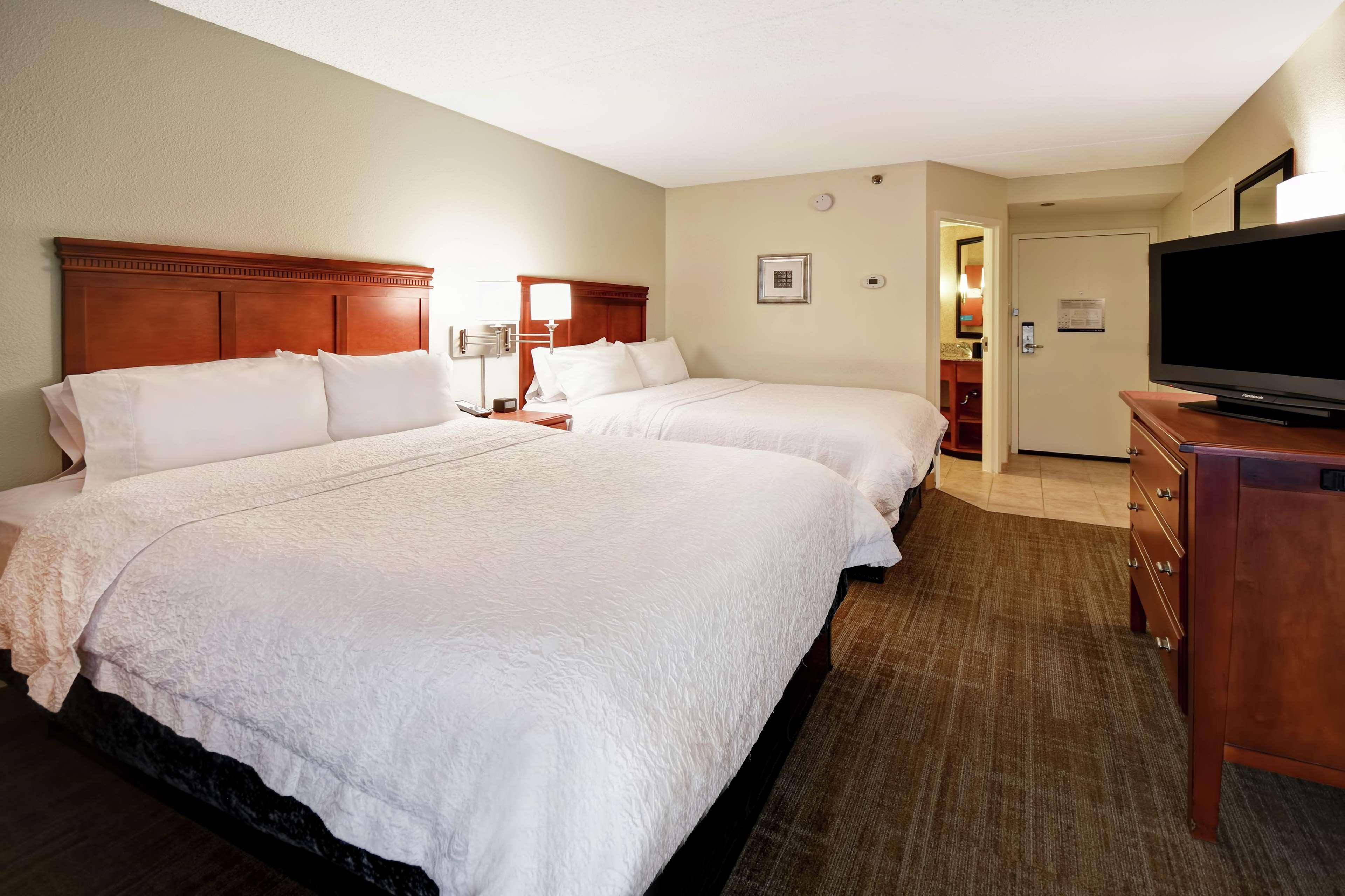 Hampton Inn St. Louis - Westport Maryland Heights Bagian luar foto