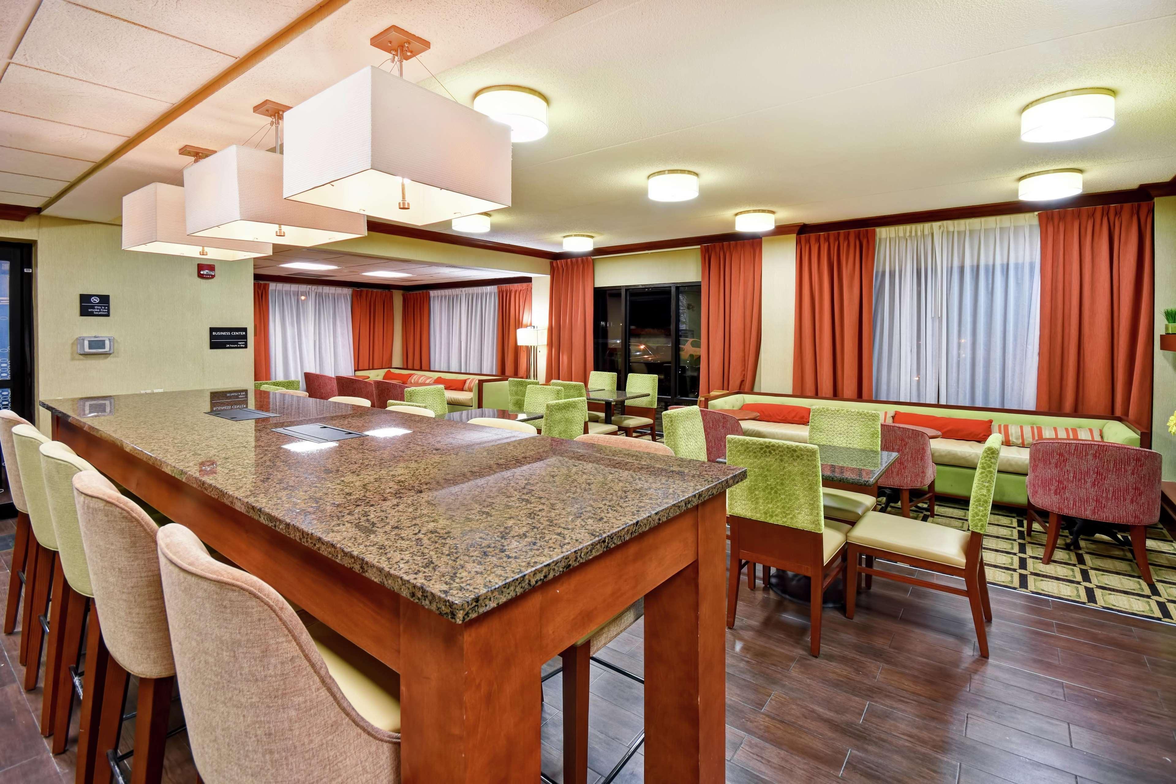 Hampton Inn St. Louis - Westport Maryland Heights Bagian luar foto
