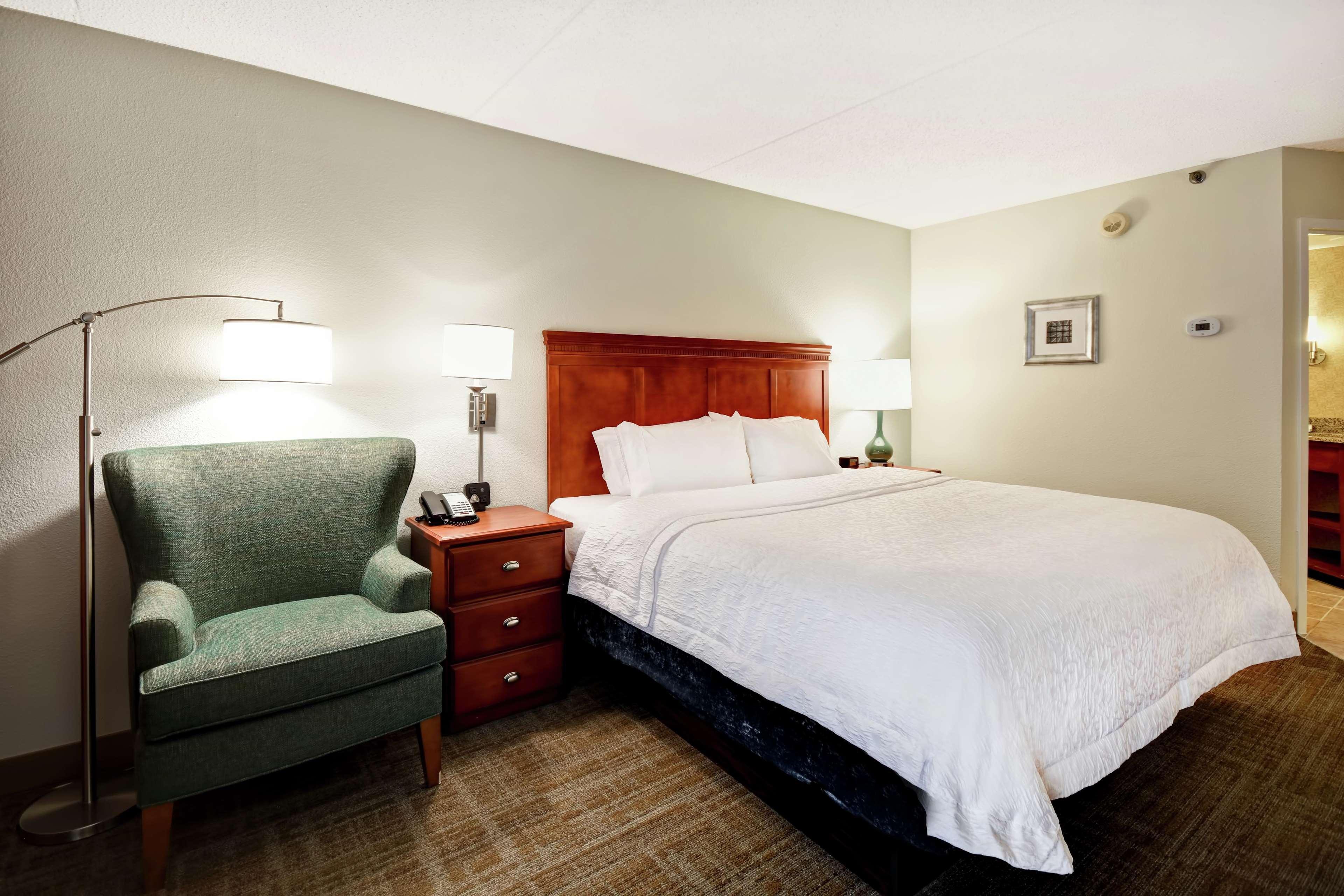 Hampton Inn St. Louis - Westport Maryland Heights Bagian luar foto