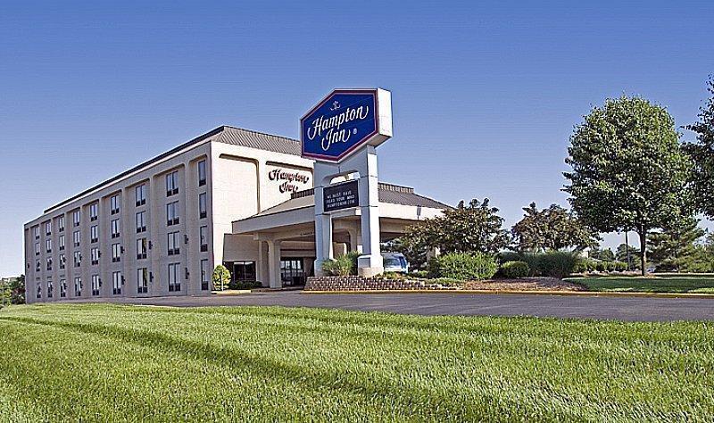 Hampton Inn St. Louis - Westport Maryland Heights Bagian luar foto