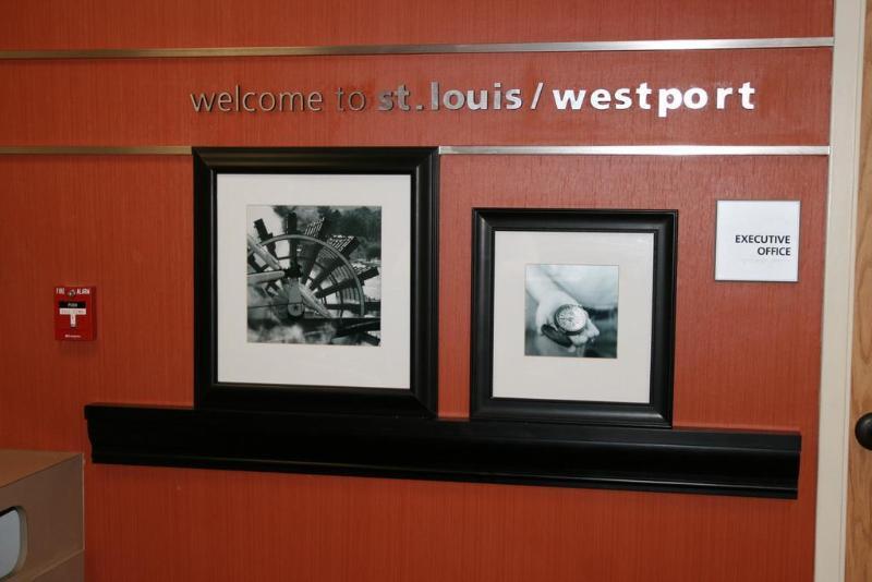 Hampton Inn St. Louis - Westport Maryland Heights Bagian luar foto